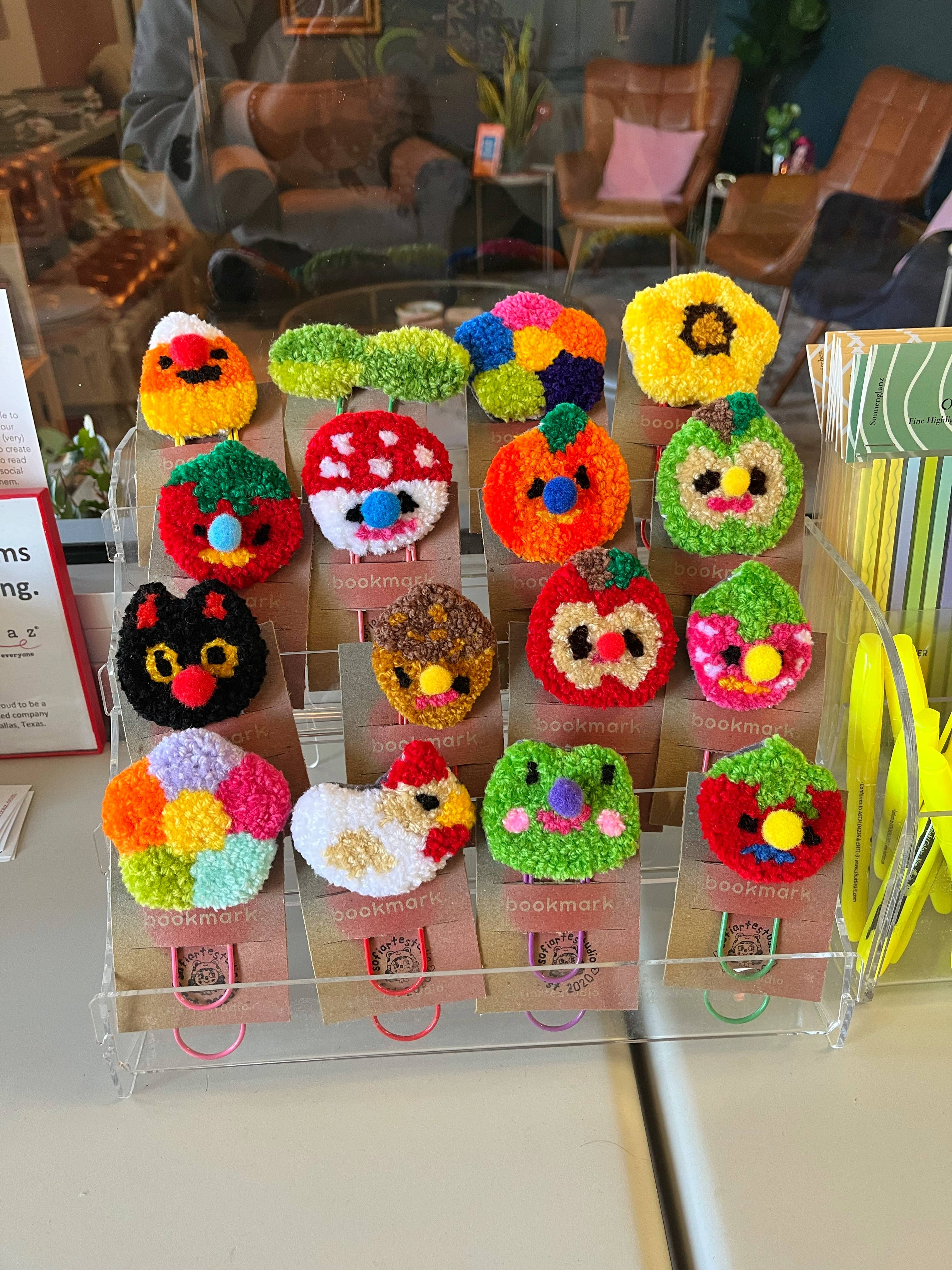 Jumbo Tufted Paper Clips / Bookmarks