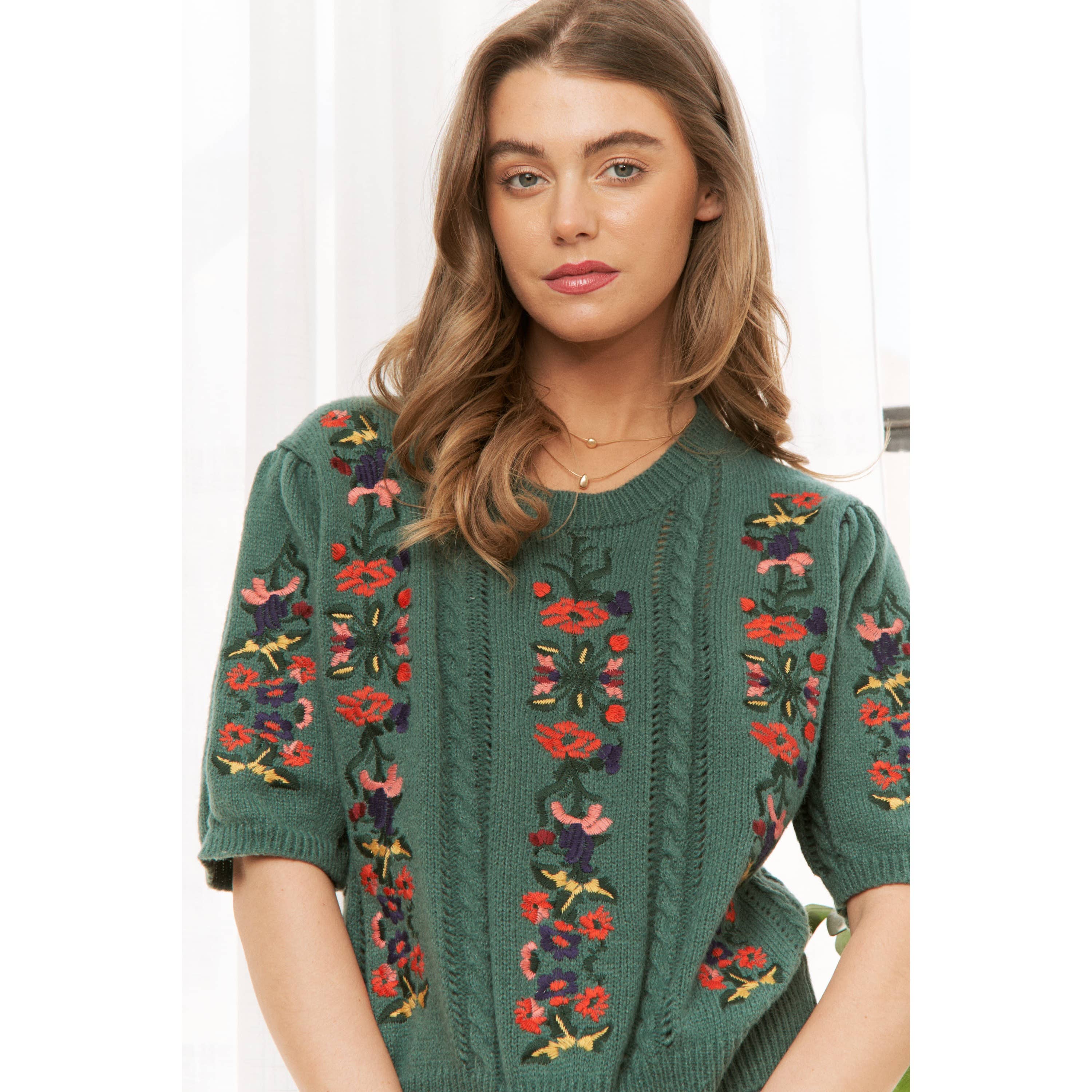 Embroidered Short Sleeve Sweater (Green)