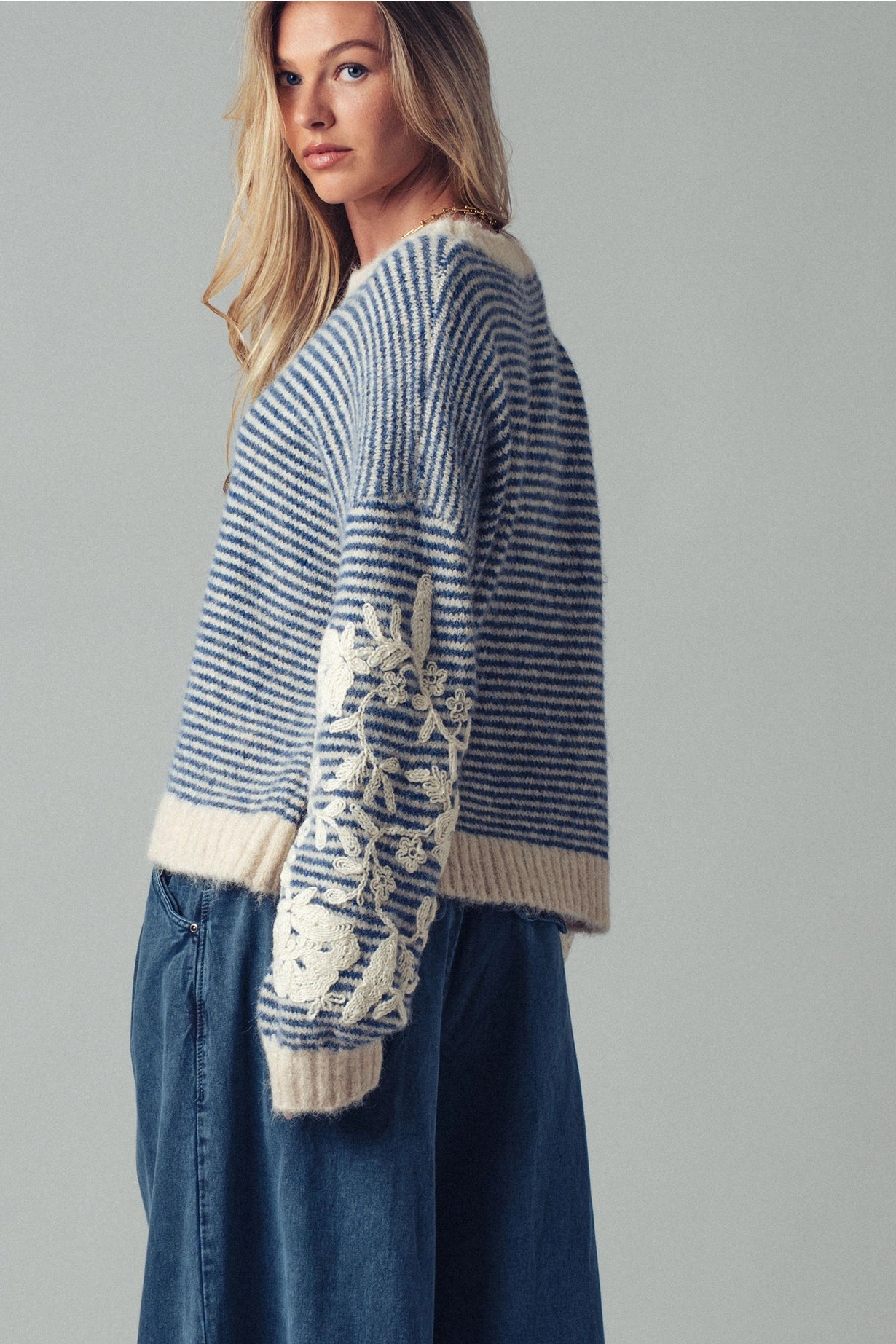 Sundance Embroidery Sweater (Sapphire)