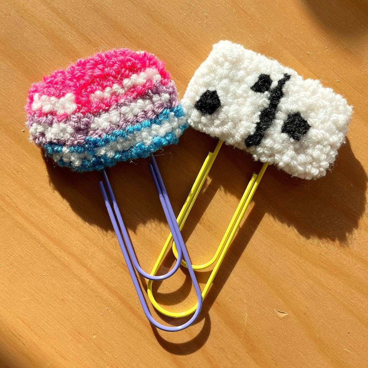 Jumbo Tufted Paper Clips / Bookmarks