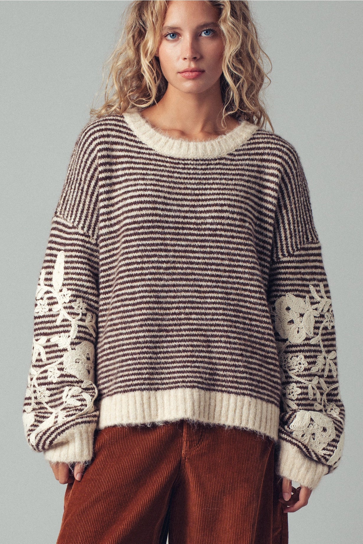 Sundance Embroidery Sweater (Brown)