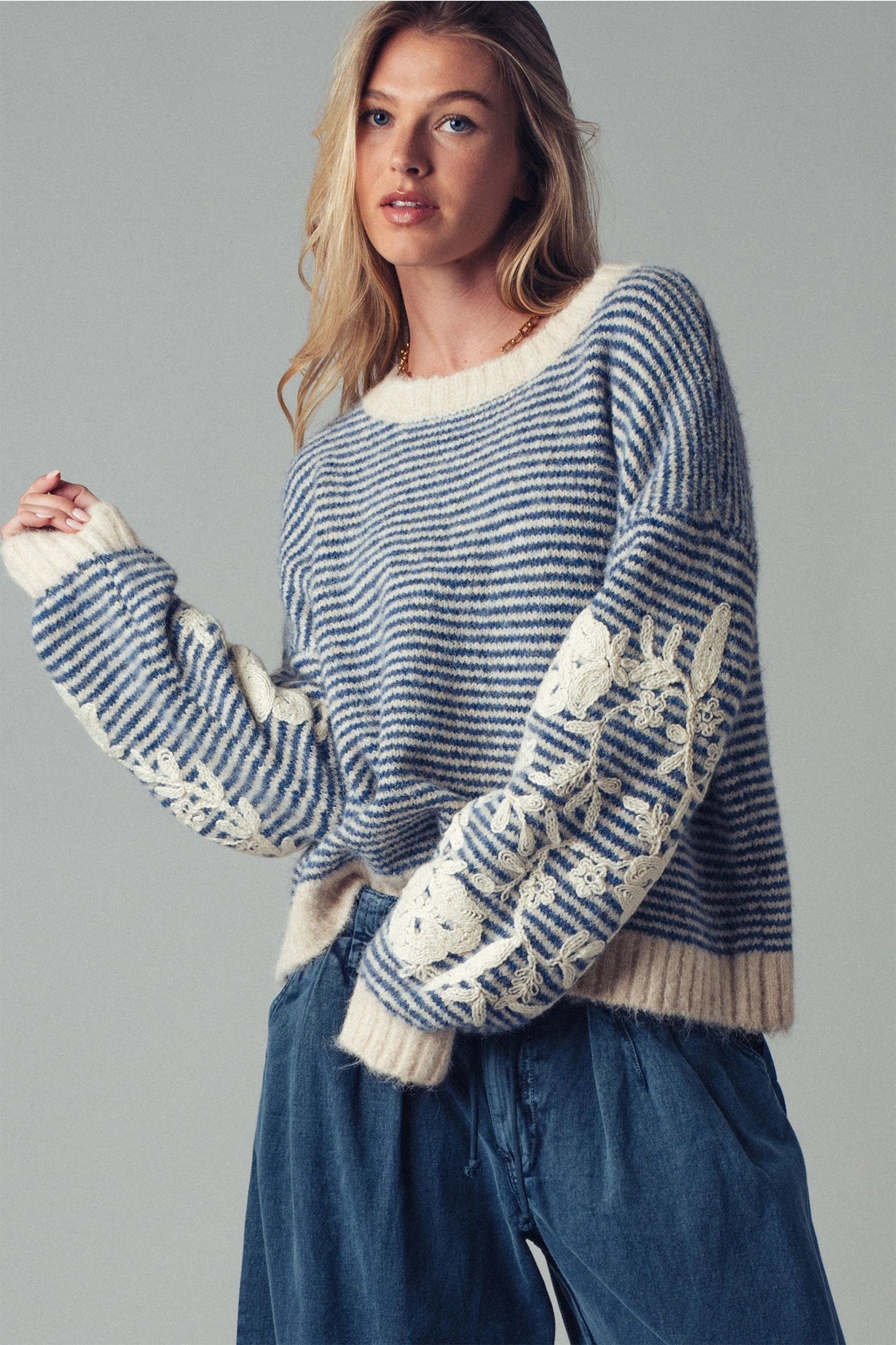 Sundance Embroidery Sweater (Sapphire)