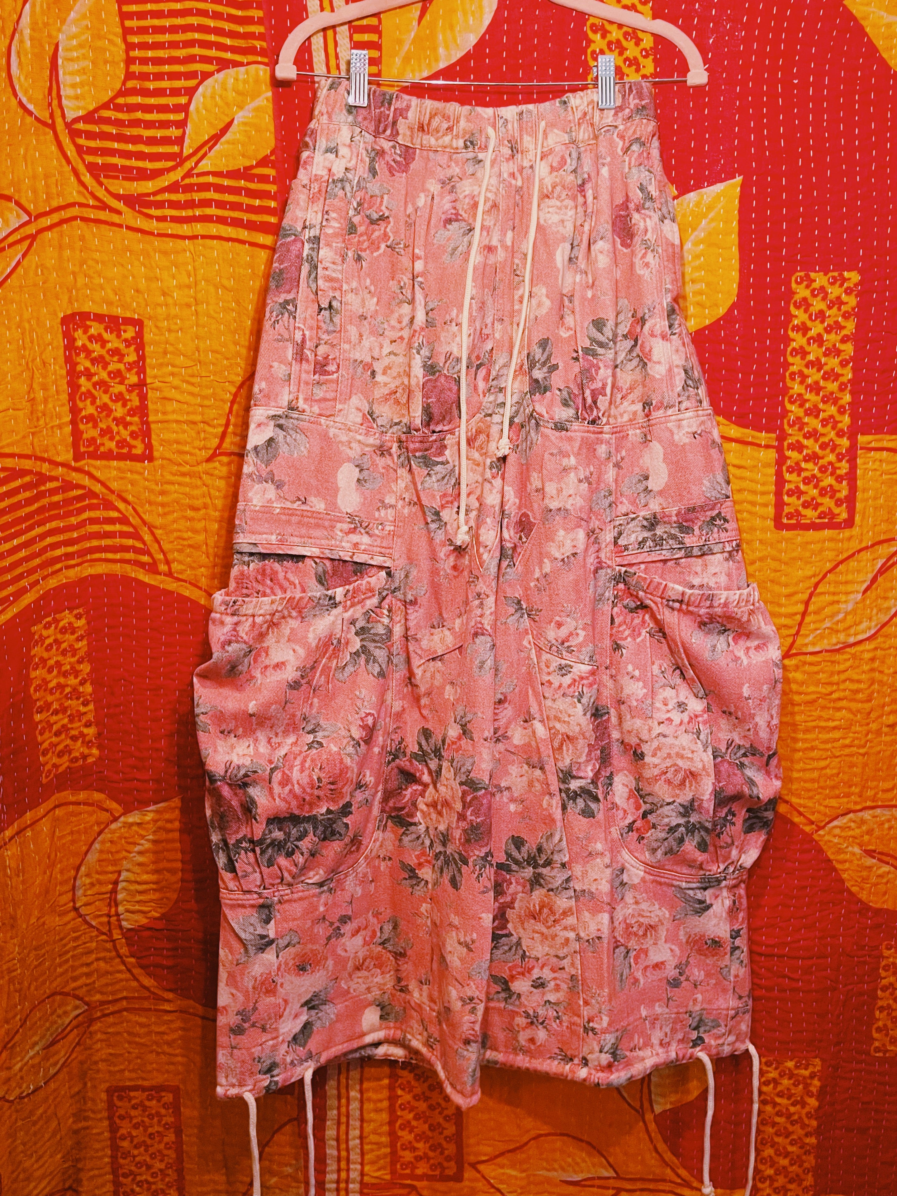 Rosy Vintage-Chic Cargo Joggers