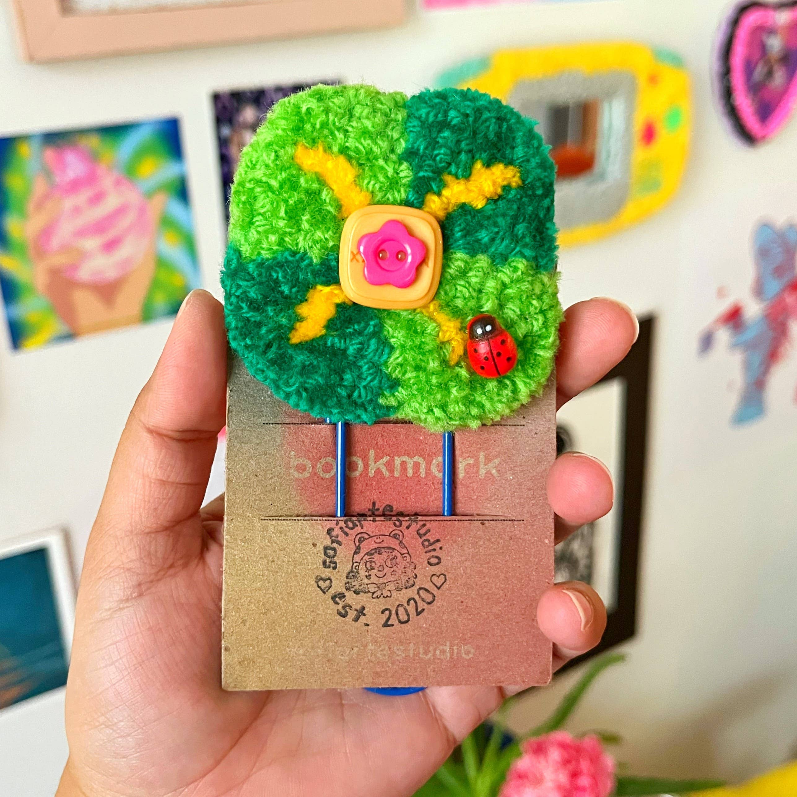 Jumbo Tufted Paper Clips / Bookmarks