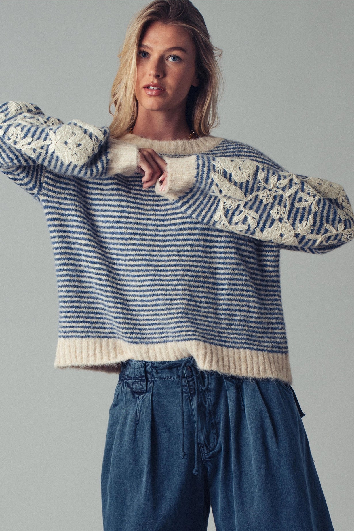 Sundance Embroidery Sweater (Sapphire)