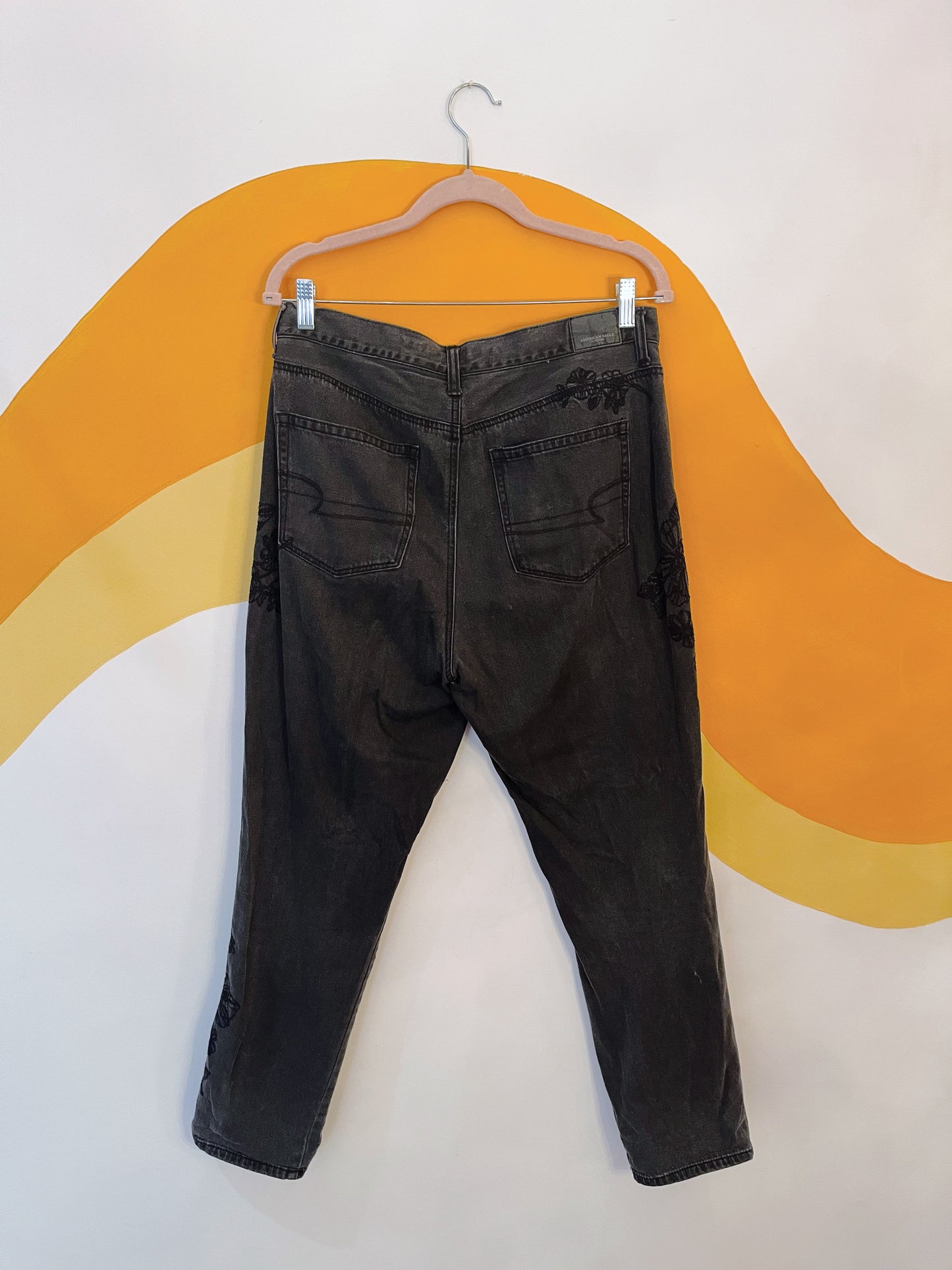 AE Embroidered Mom Jeans | PRE-LOVED