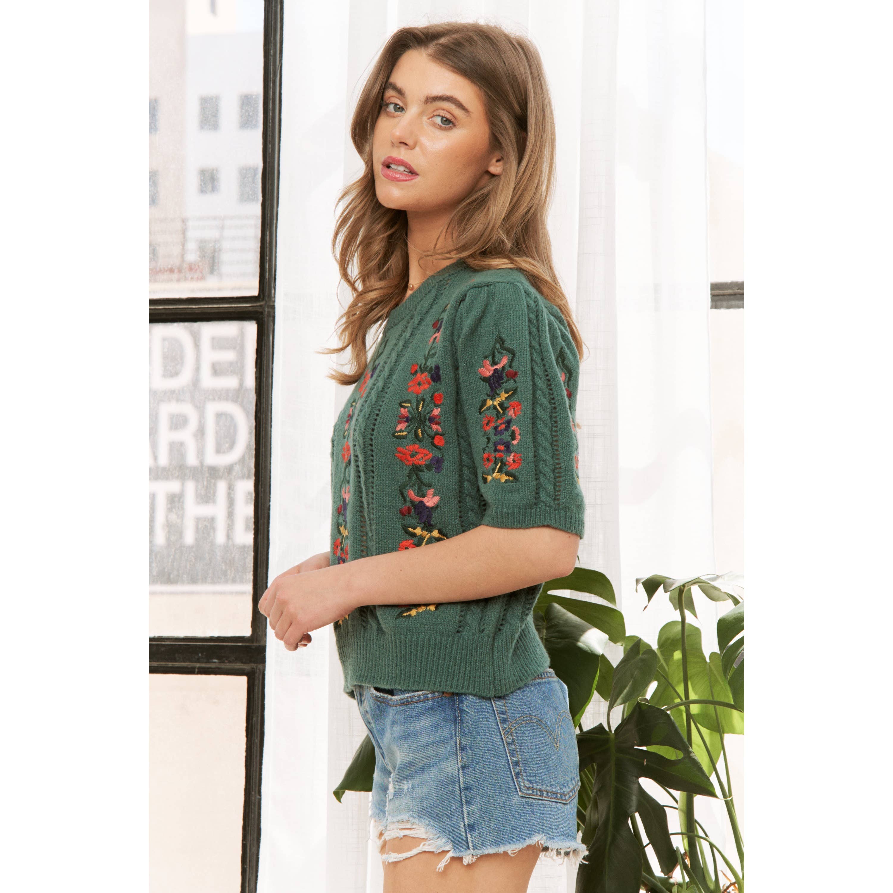 Embroidered Short Sleeve Sweater (Green)